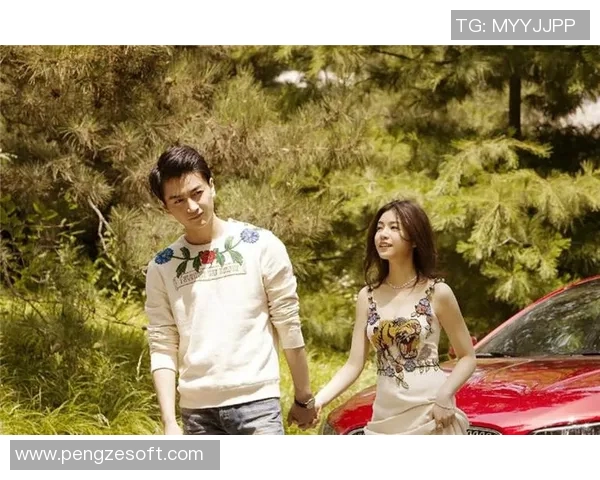 中国网红与足球明星亲密合影引发热议网友纷纷点赞分享不容错过的精彩瞬间 中国网红与足球明星亲密合影引发热议网友纷纷点赞分享不容错过的精彩瞬间